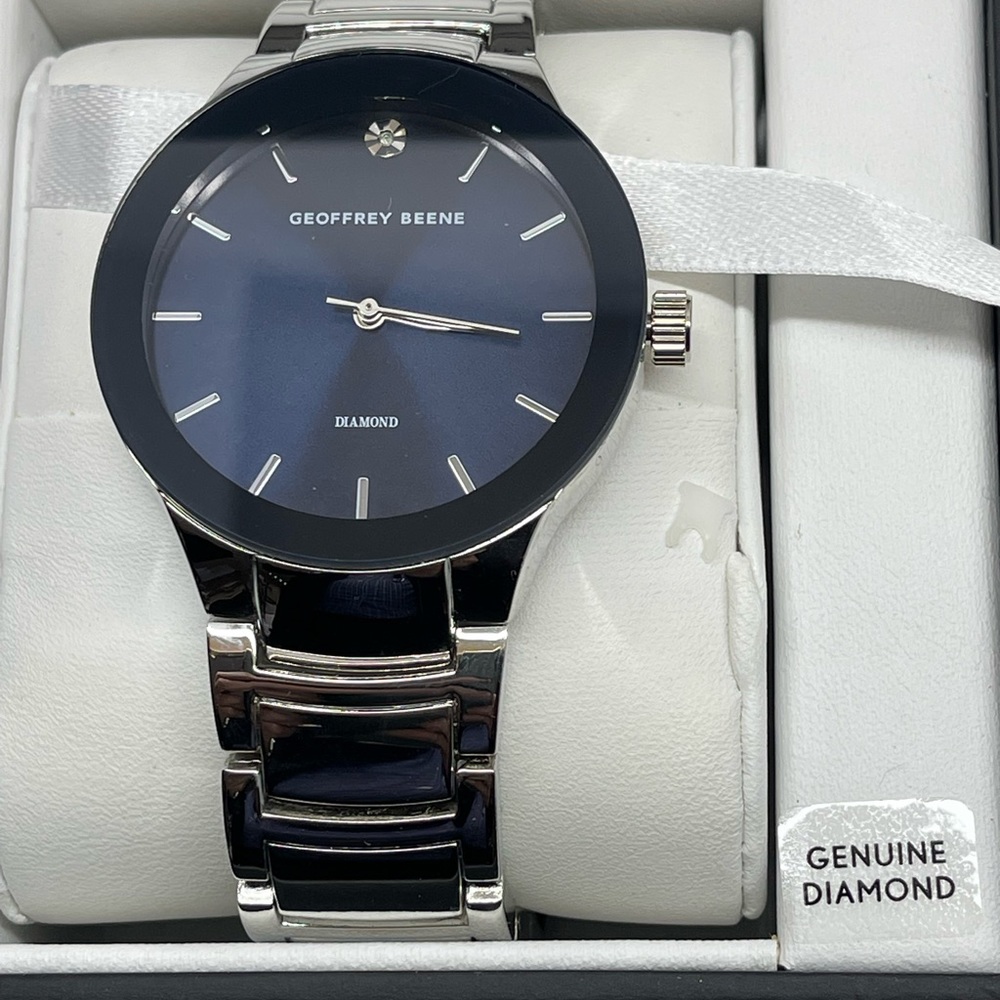 BNIB Geoffrey Beene Mens watch 42mm Navy Blue Head